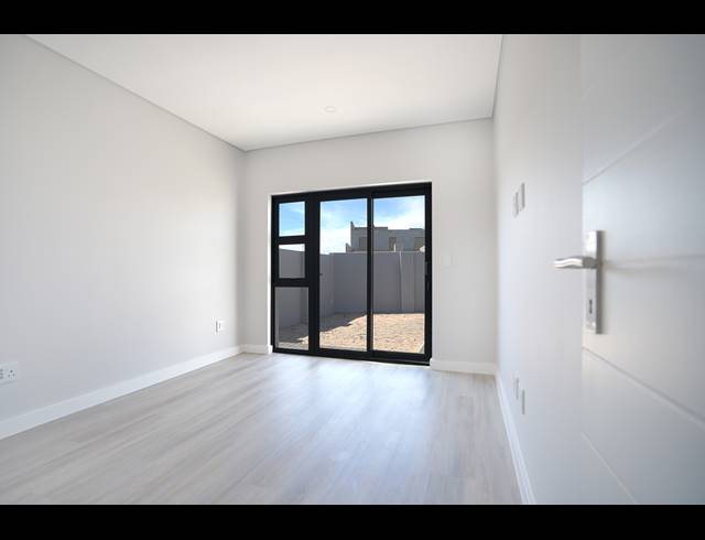 4 BEDROOM HOUSE FOR SALE IN SANDOWN